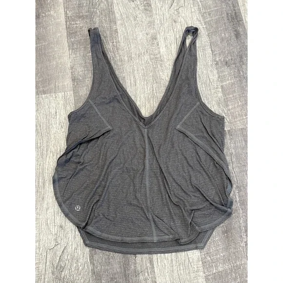 Lululemon‎ Gray Tank Top V Neck Sleeveless Athletic Activewear Women's - Picture 4 of 5